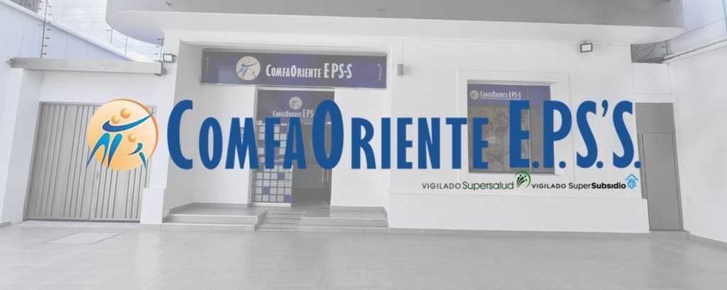 Fachada blanca de sede con gran logotipo azul ComfaOriente E.P.S. y símbolo naranja con figuras humanas.