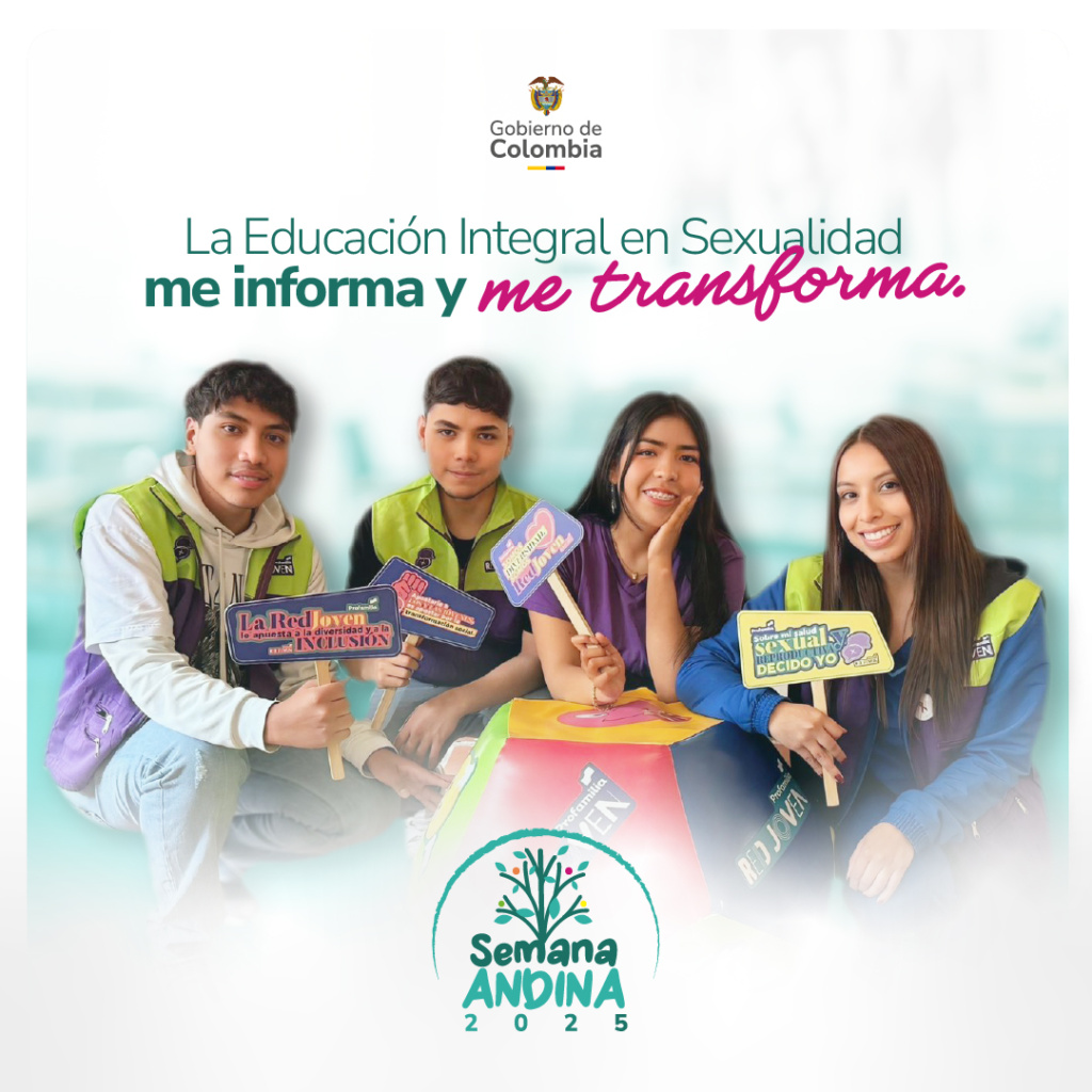 Cuatro jóvenes con chalecos verdes sostienen carteles sobre educación integral en sexualidad; aparece logo Semana Andina 2025.